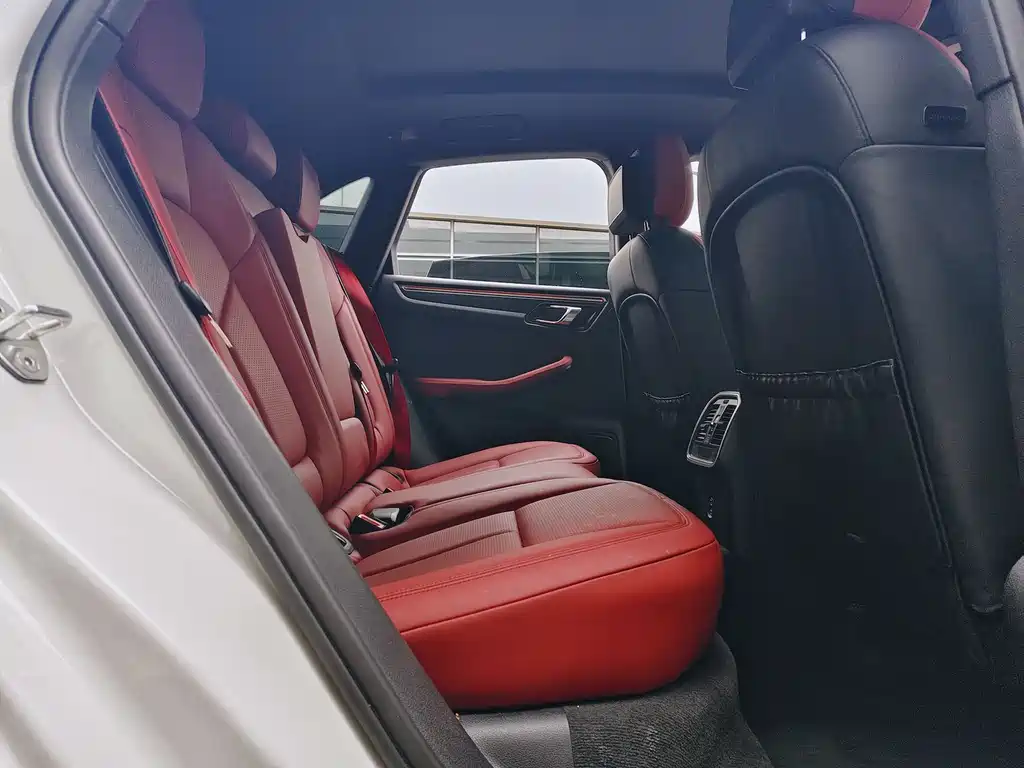 Macan 2023 2.0T