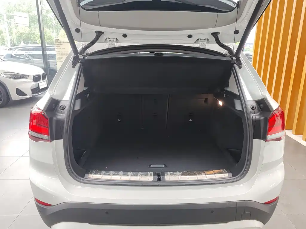 BMW X1 2022 sDrive25Li Leading Edition