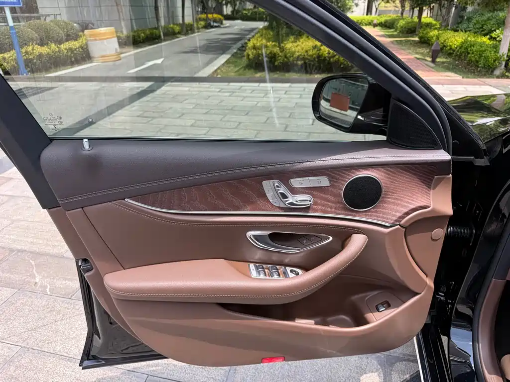 Mercedes-Benz E-Class 2023 E 300 L Fashion Edition