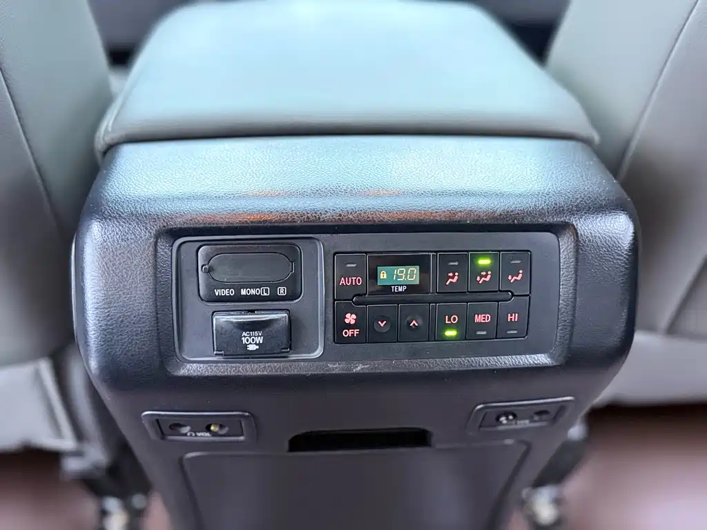 Tundra 2010 5.7 Platinum Edition