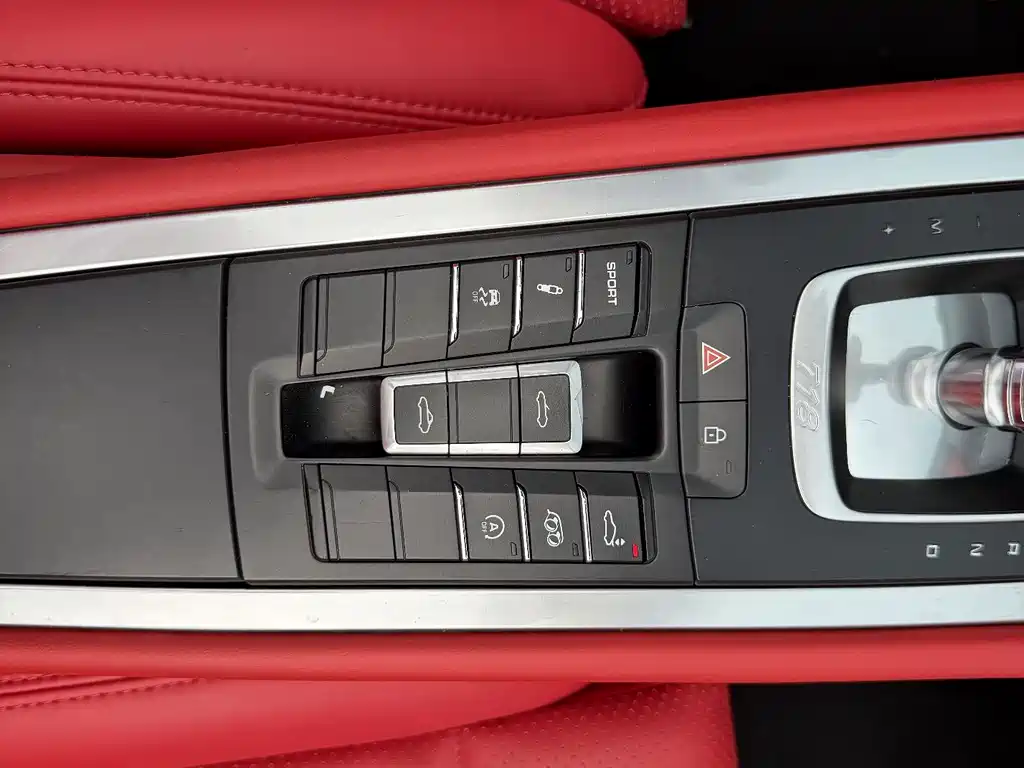 Porsche 718 Boxster 2.0T 2018 Model