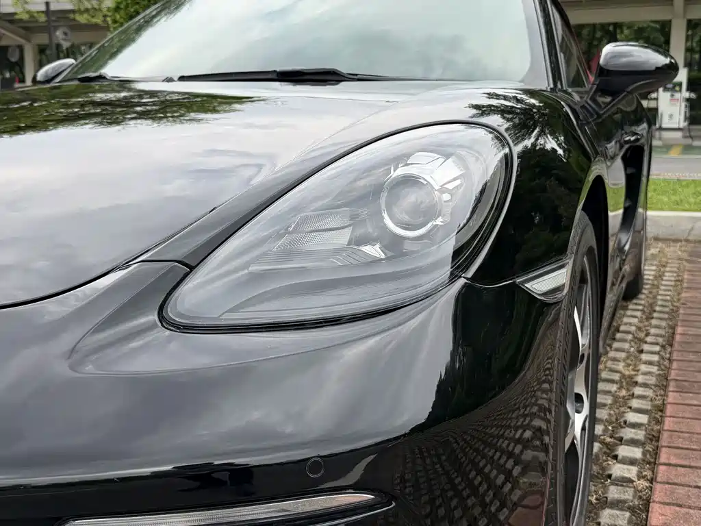 Porsche 718 Boxster 2.0T 2018 Model