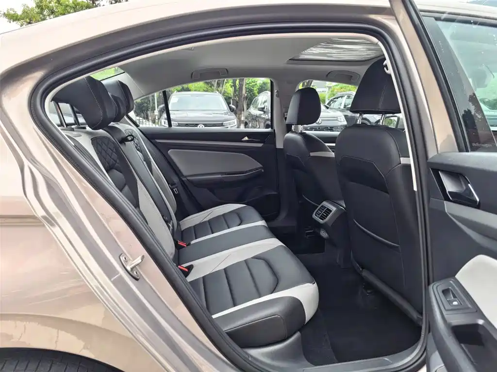2024 BaoLai 300 TSI DSG Zunxing Edition
