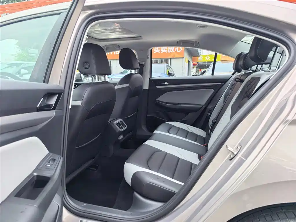 2024 BaoLai 300 TSI DSG Zunxing Edition