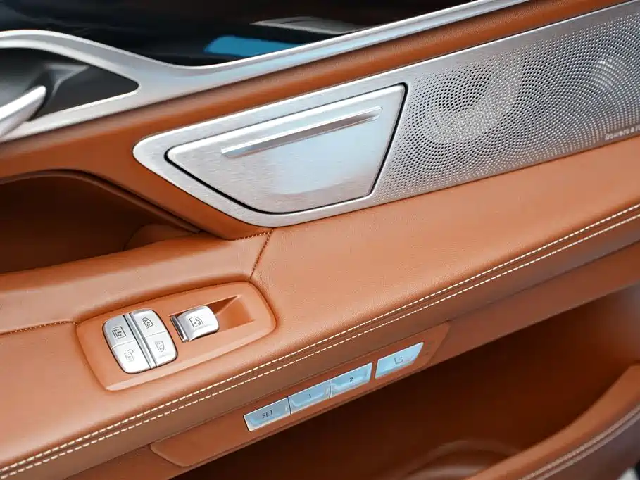 BMW 7 Series 2018 740Li xDrive Luxury Edition M Sport Package