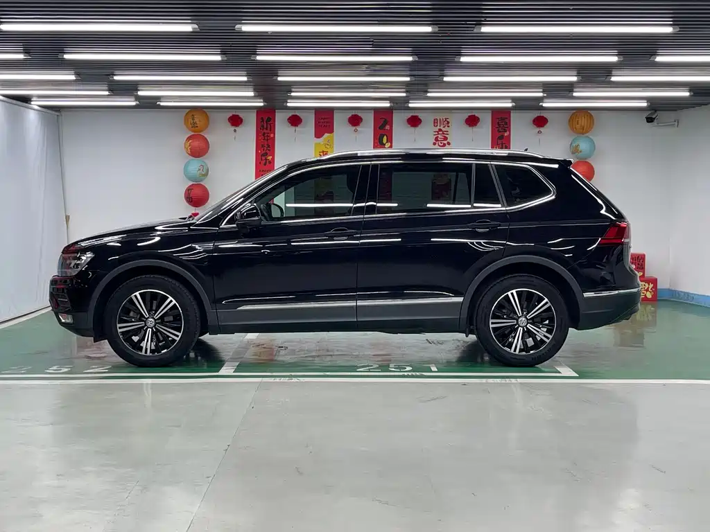Tiguan L 2019款 Facelift 330 TSI Automatic 2WD Panoramic Comfort Edition National VI