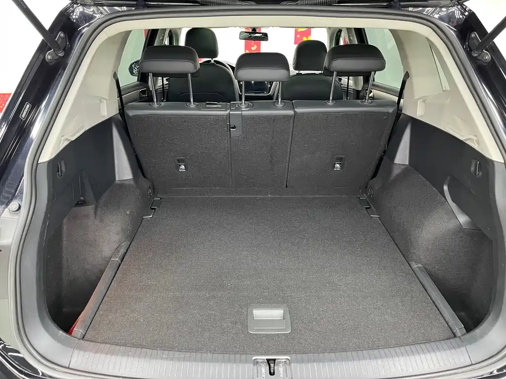 Tiguan L 2019款 Facelift 330 TSI Automatic 2WD Panoramic Comfort Edition National VI