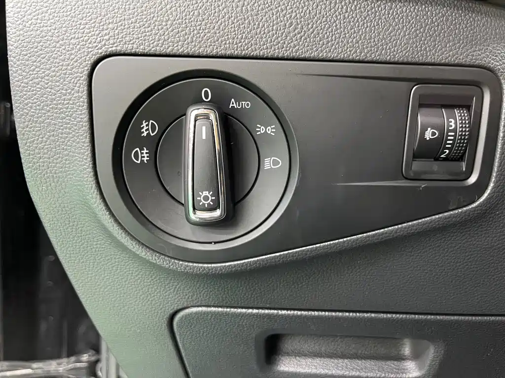 Tiguan L 2019款 Facelift 330 TSI Automatic 2WD Panoramic Comfort Edition National VI