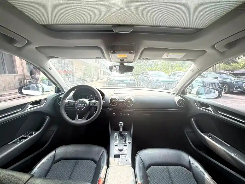 Audi A3 2019 Limousine 35 TFSI Fashion Edition National V