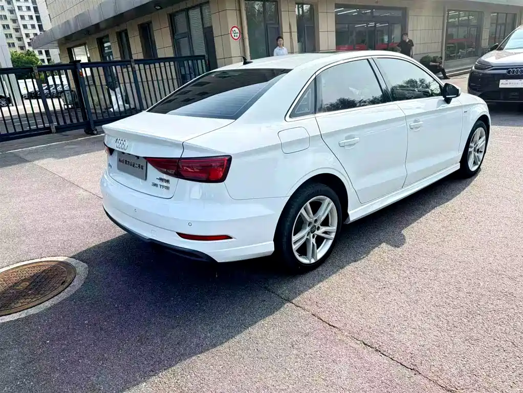 Audi A3 2019 Limousine 35 TFSI Fashion Edition National V