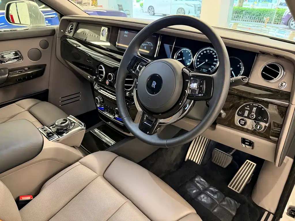 Phantom 2018 6.7T Long Wheelbase Edition