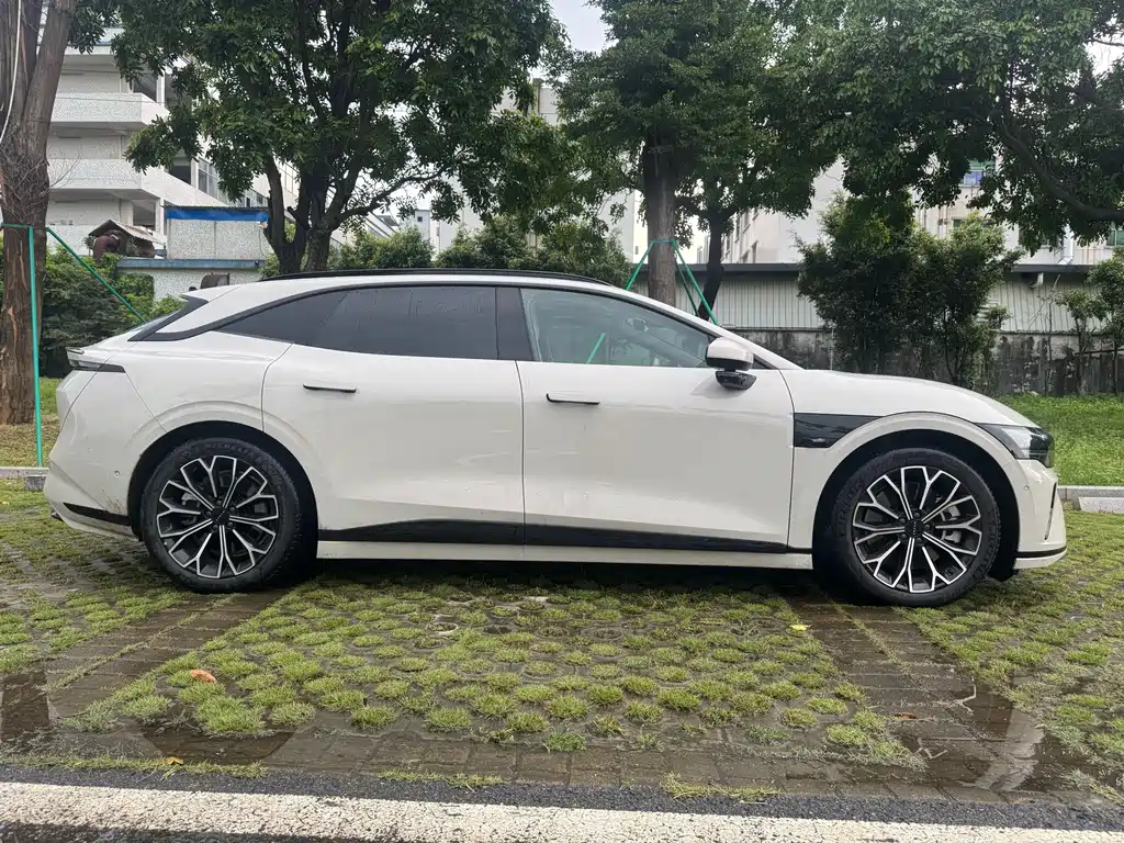 Jizhe 007 GT 2025 Edition Four-wheel Drive Intelligent Driving Version 75kWh