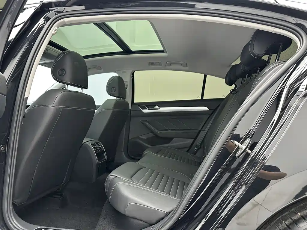 Magotan 2023 2 Million Edition 280TSI DSG Comfort Version