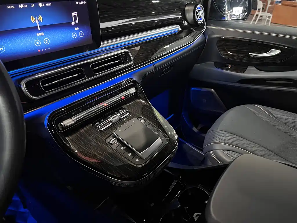 Volkswagen Viloran 2018 2.0T Elite Edition 7-seat National VI