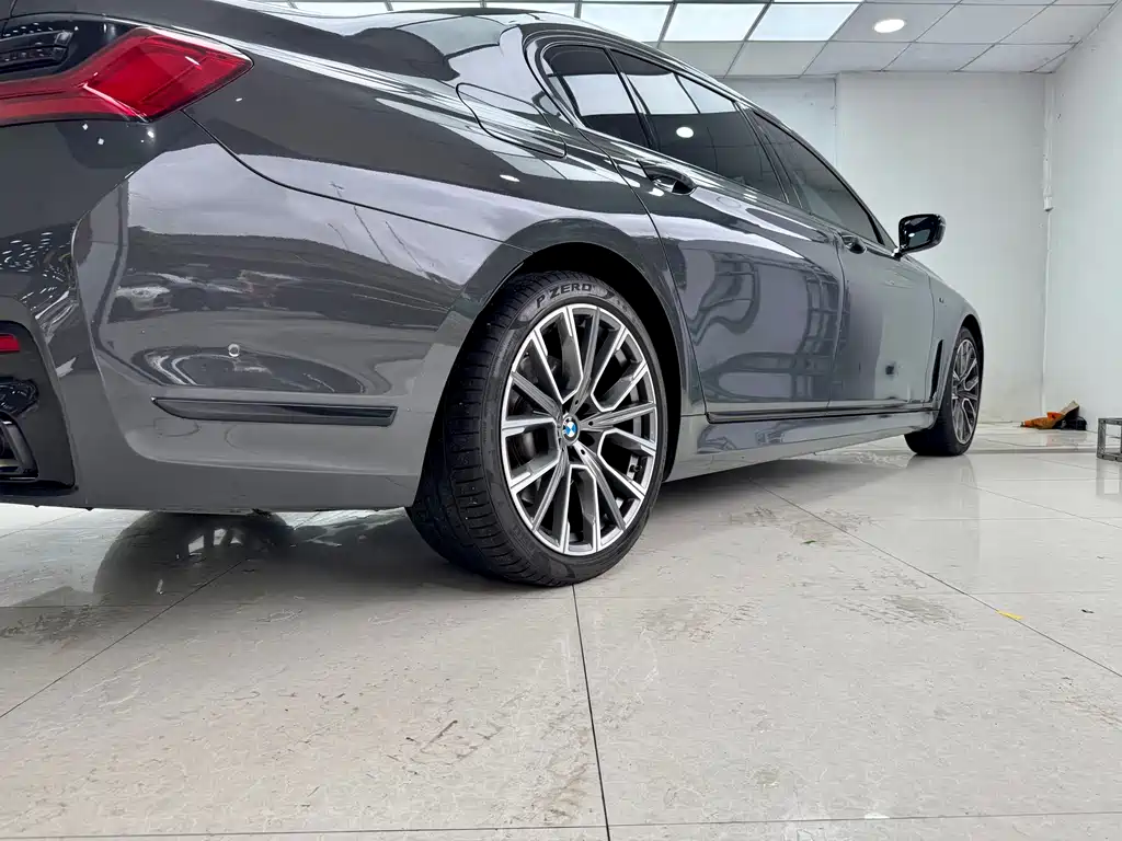 BMW 7 Series 2019 740Li xDrive Executive M Sport Package