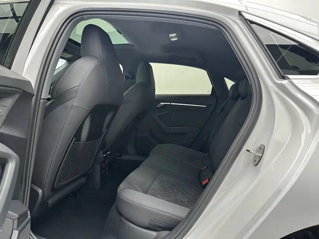 Audi A3 2023 Facelift A3L Limousine 35 TFSI Luxury Sport Edition