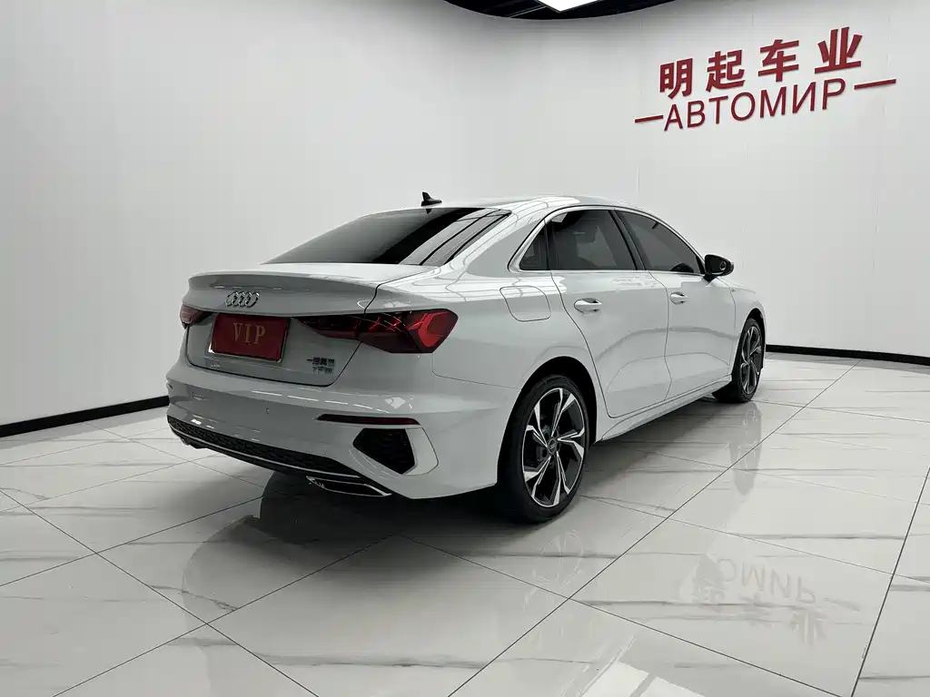 Audi A3 2023 Facelift A3L Limousine 35 TFSI Luxury Sport Edition