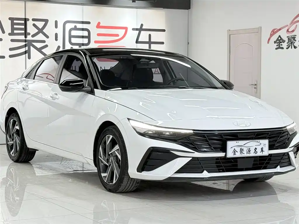 Elantra 2023 1.5L CVT LUX Prestige Edition