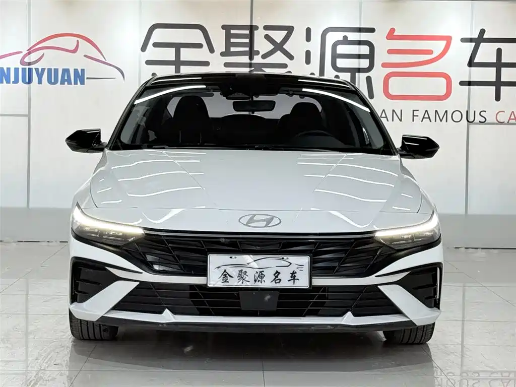 Elantra 2023 1.5L CVT LUX Prestige Edition