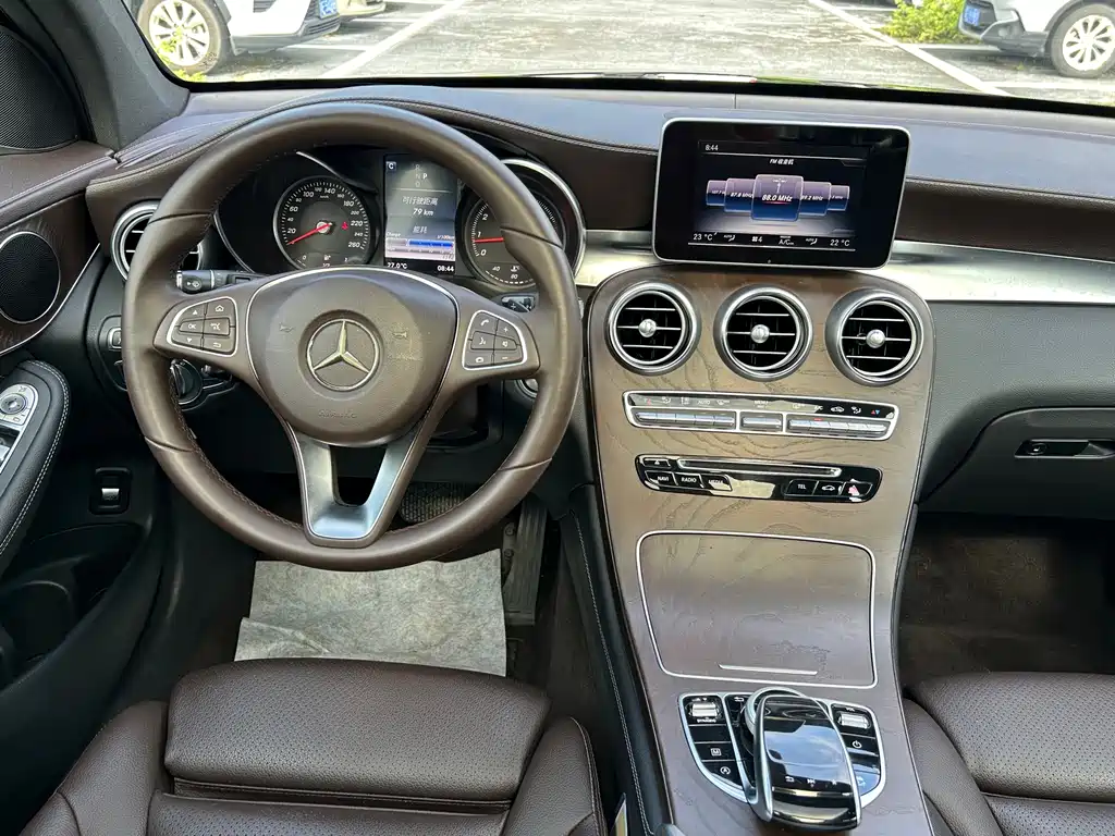 Mercedes-Benz GLC 2017 GLC 300 4MATIC Dynamic Edition