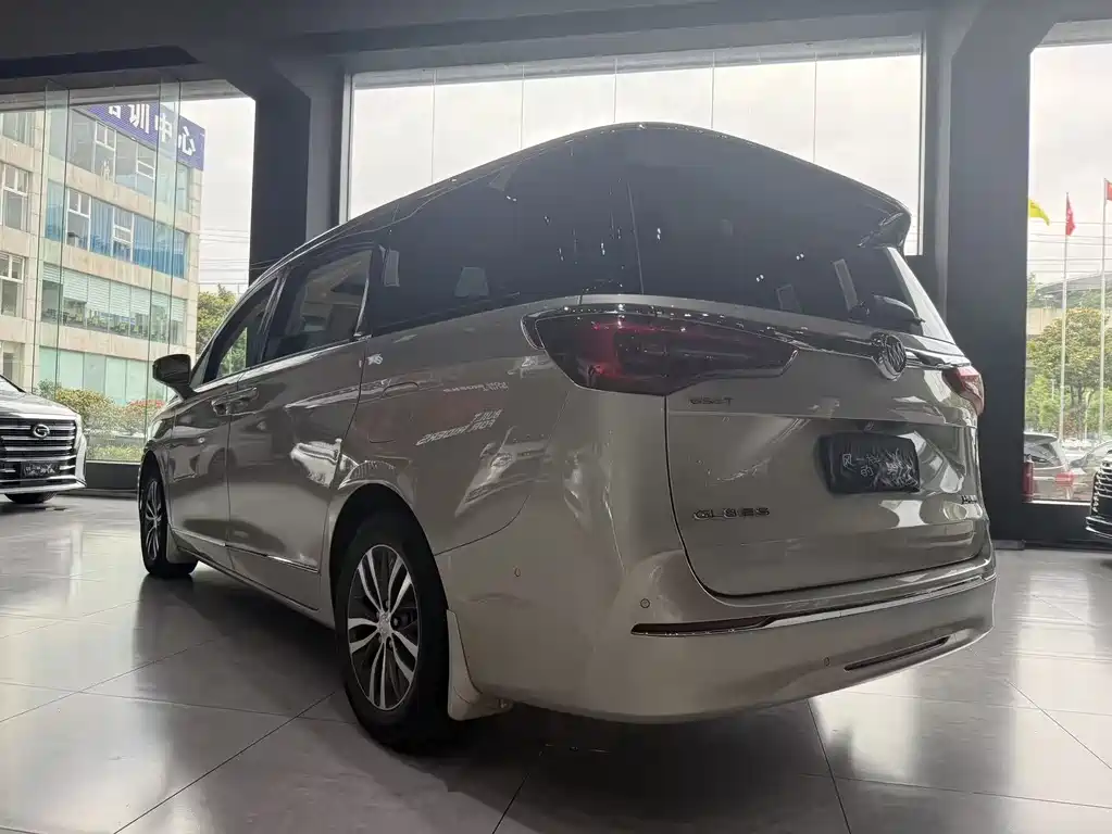 Buick GL8 2022 ES Luxury 653T