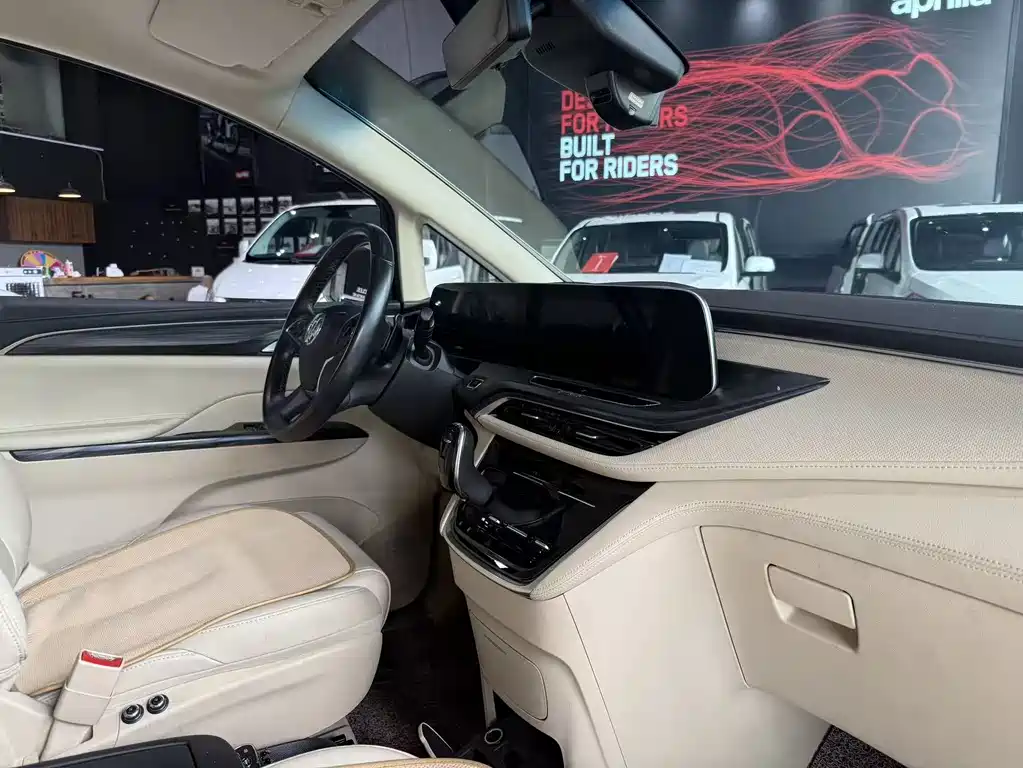 Buick GL8 2022 ES Luxury 653T