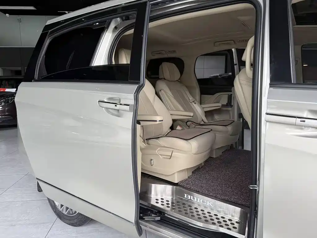 Buick GL8 2022 ES Luxury 653T