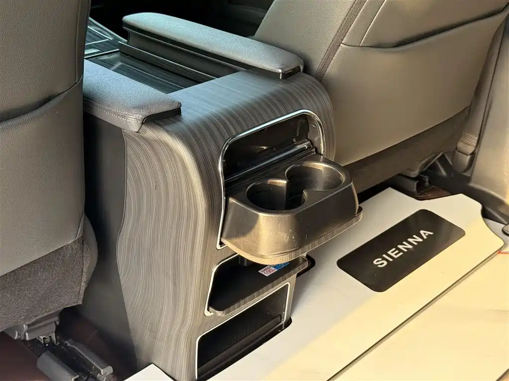 Sienna 2023 2.5L Hybrid Prestige Edition