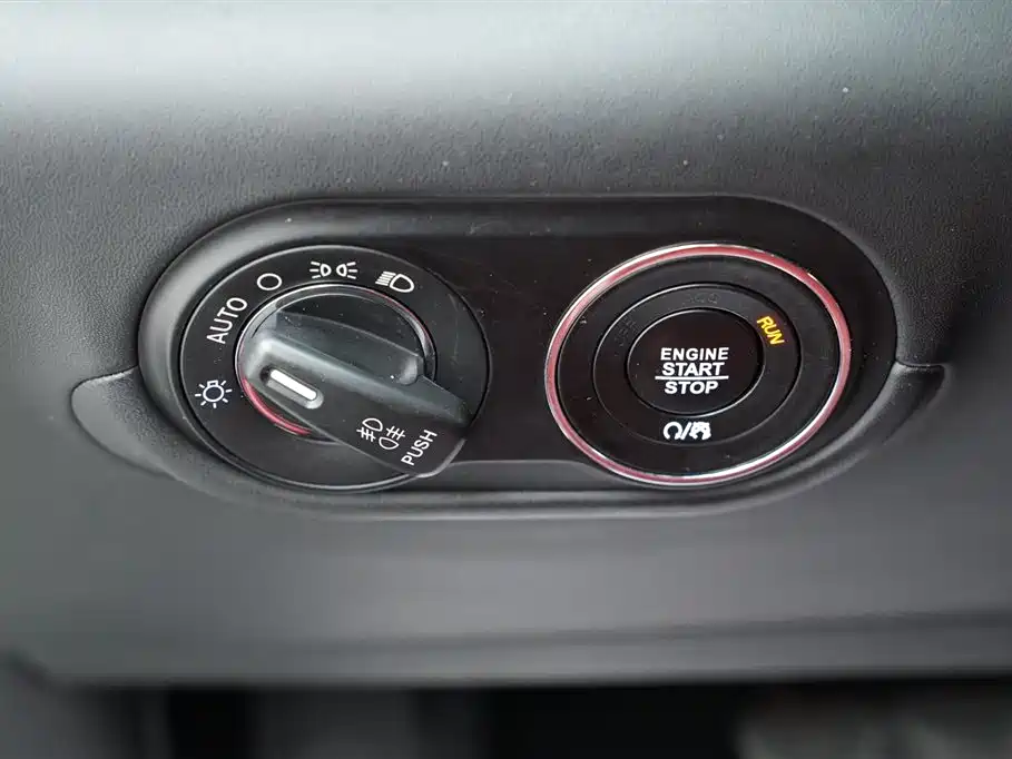 Levante 2018 3.0T Standard Edition