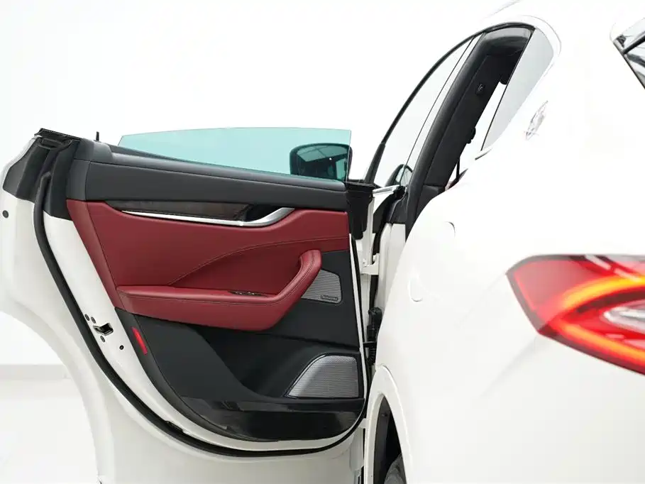 Levante 2018 3.0T Standard Edition
