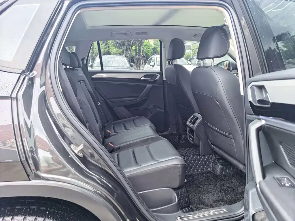 Tayron 2020 330TSI Two-Wheel Drive Luxury Smart Connect Edition