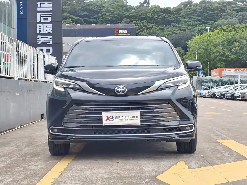 Sienna 2026 2.5L Hybrid 4WD Luxury Edition
