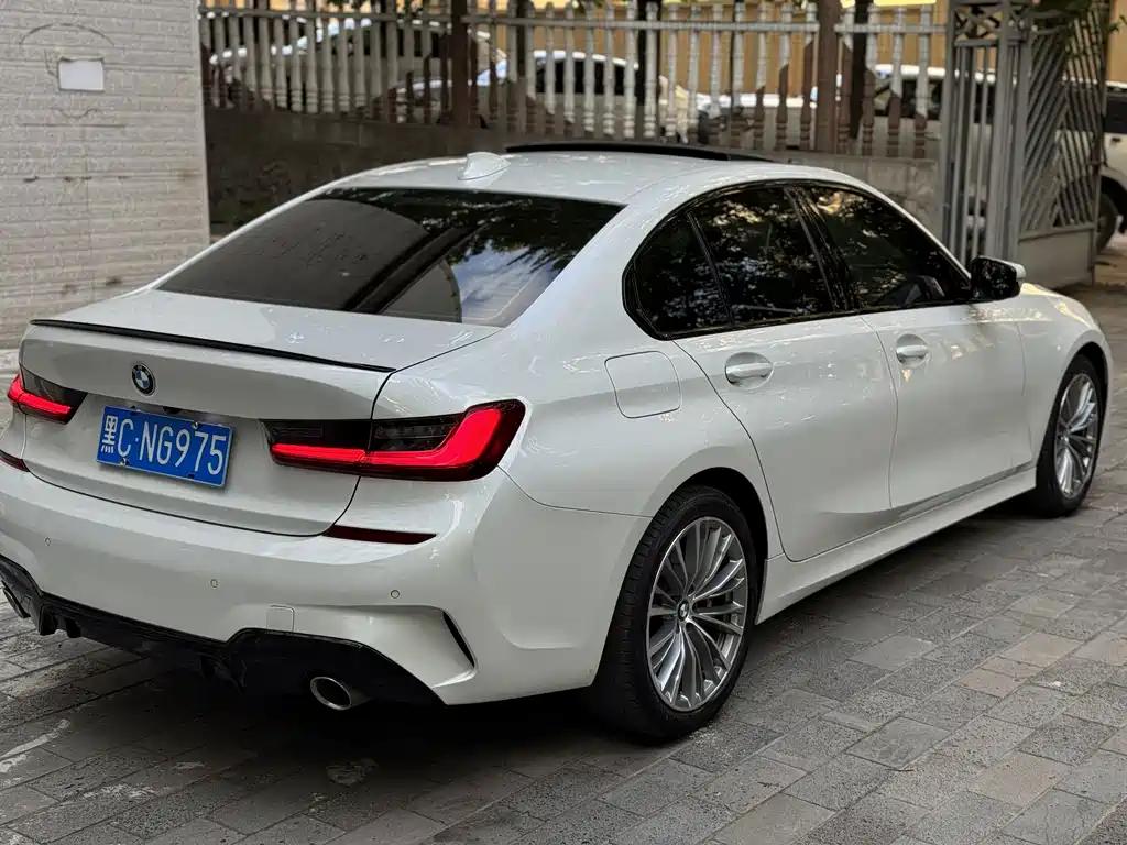 BMW 3 Series 2022 320i Sport Line