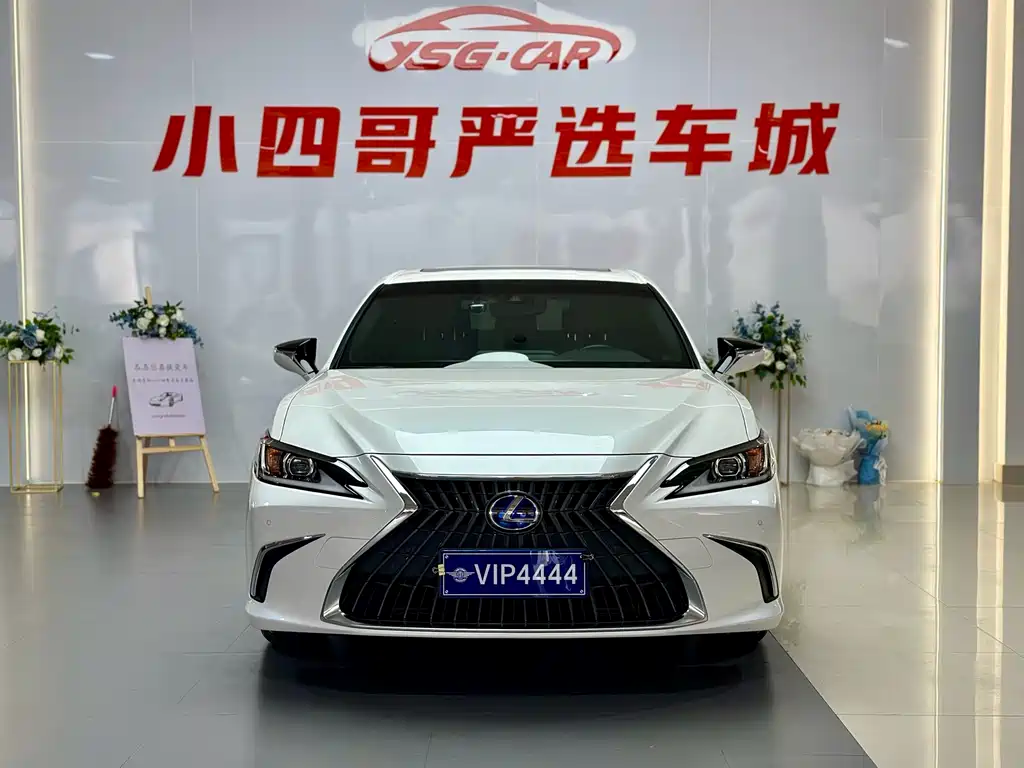 Lexus ES 2021 300h Excellence Edition