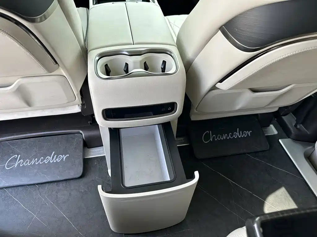 Tengri D9 2024 Model DM-i 980 All-Wheel Drive Prestige Edition