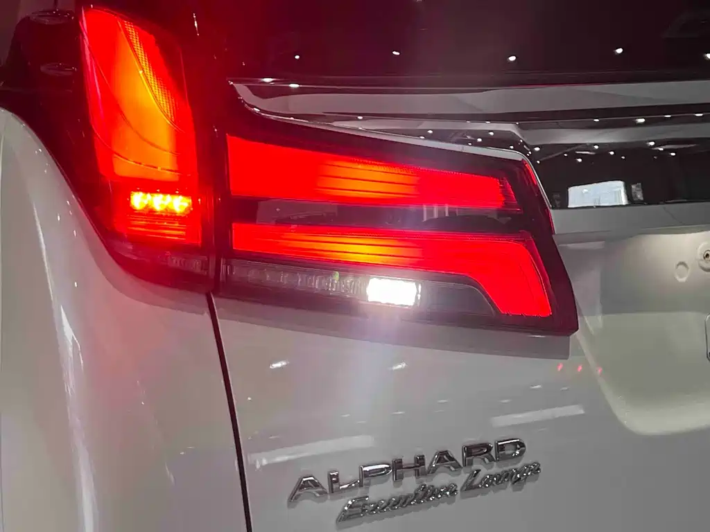 Alphard 2018款 改款 3.5L 豪华版