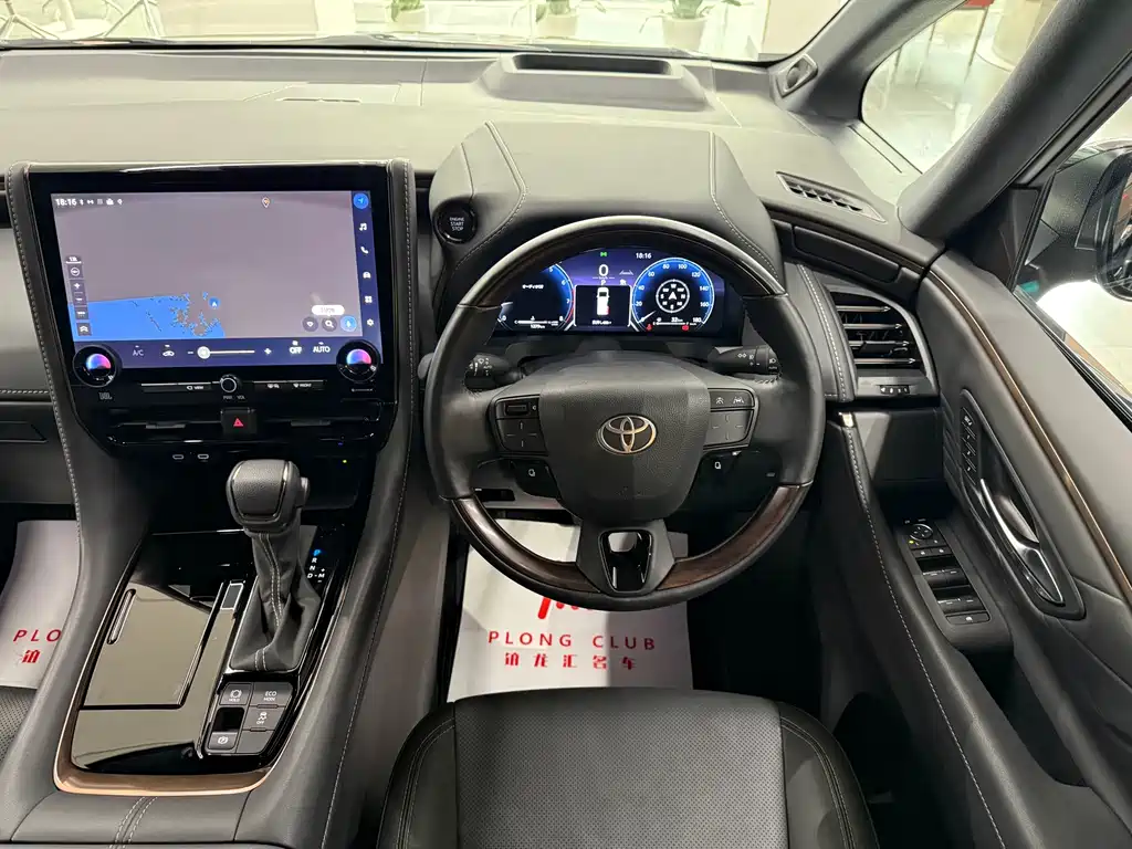 Alphard 2025款 Hybrid 2.5L Premium Gold Edition