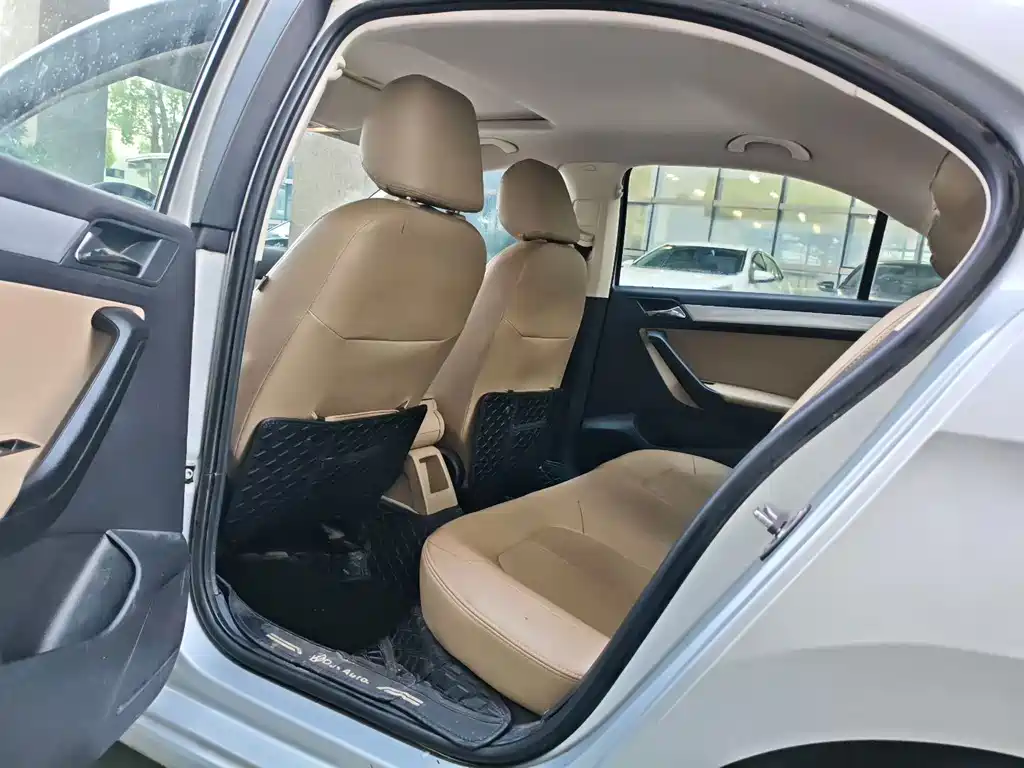 Jetta 2015 Quality and Benefit Edition 1.6L Manual Comfort Version