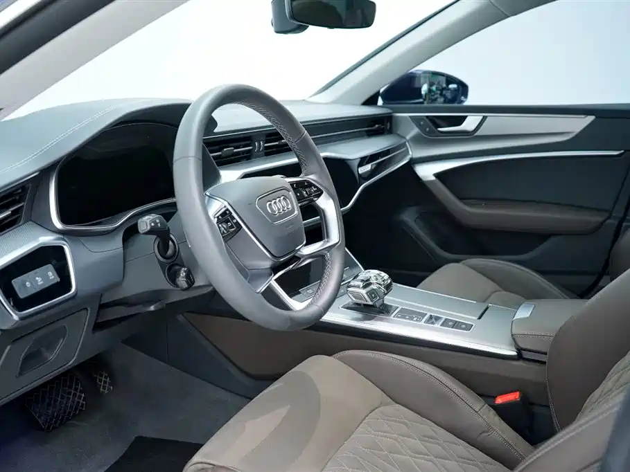 Audi A7L 2024 45TFSI quattro S-line Jianyuan Type Flow Crystal Package