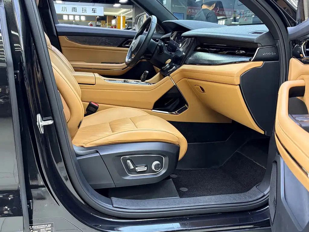 Lynk & Co 09 2021 2.0T Halo 6-seat