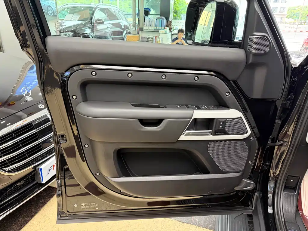 Land Rover Defender 2024 110 3.0T P400 X-DYNAMIC HSE