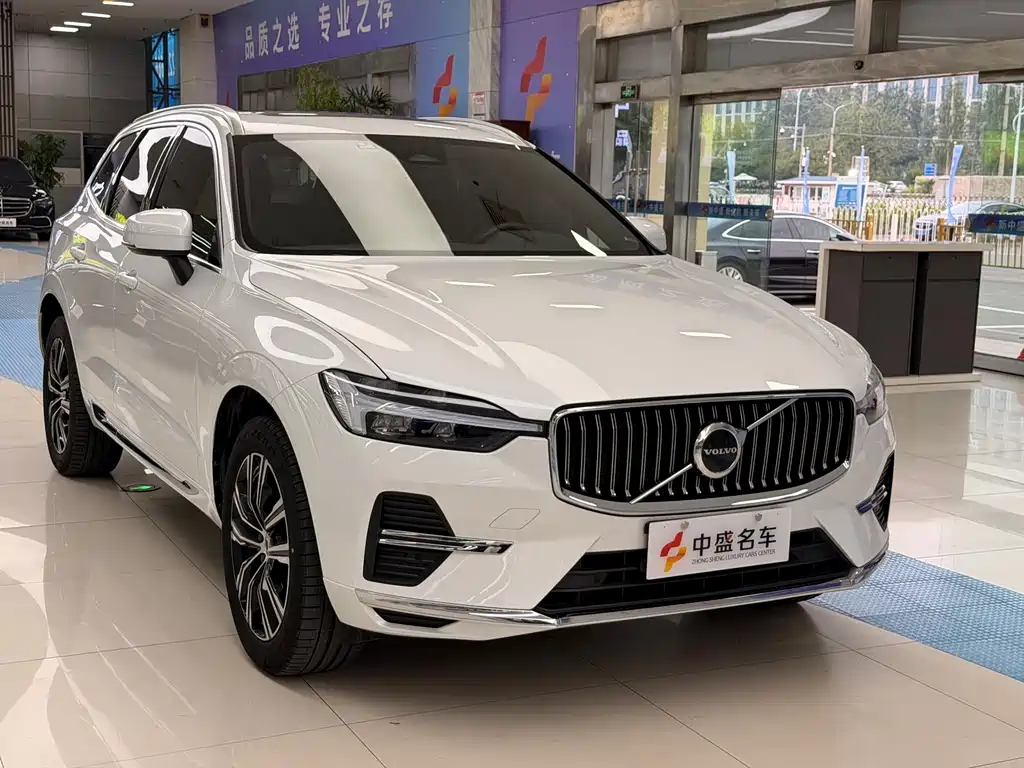 Volvo XC60 2022 B5 AWD Intelligent Comfort Luxury Edition