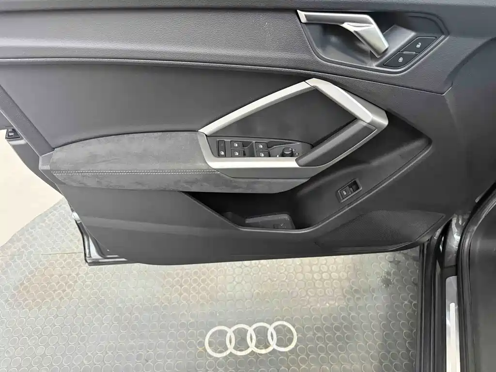 Audi Q3 2022 35 TFSI Sportline