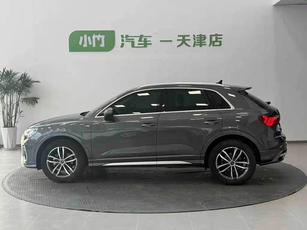 Audi Q3 2022 35 TFSI Sportline