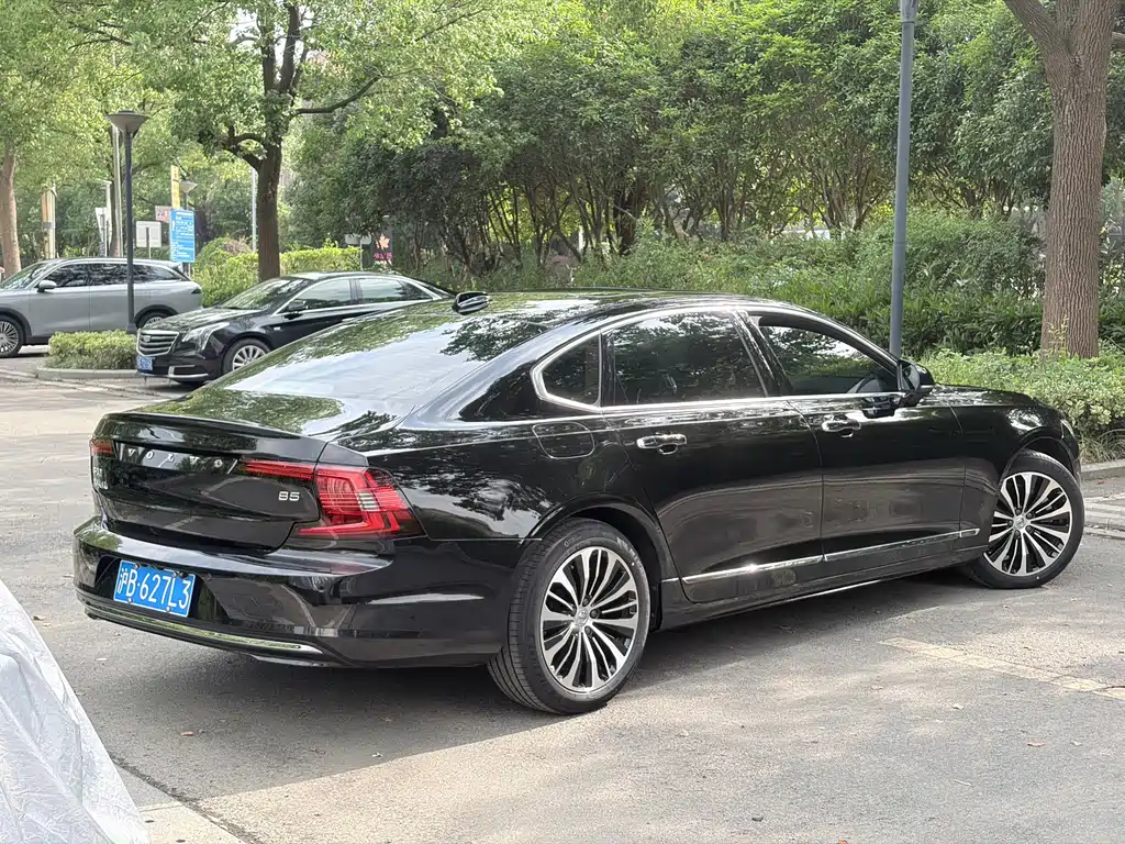 Volvo S90 2023 B5 Intelligent Luxury Edition