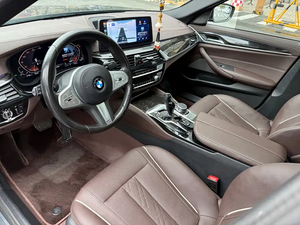BMW 5 Series 2022 525Li M Sport Package