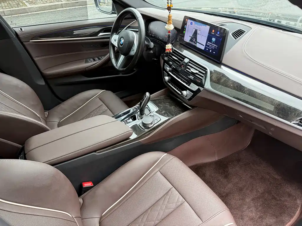 BMW 5 Series 2022 525Li M Sport Package