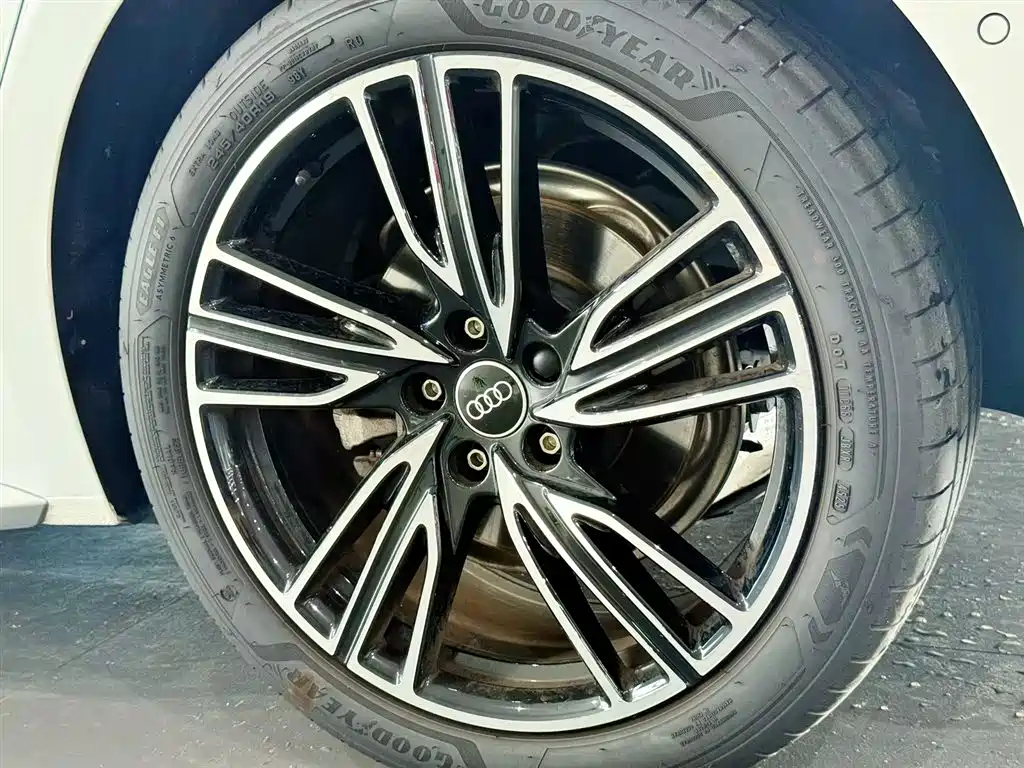 Audi A5L 2026 model 2.0T Qiankun Smart Drive Edition