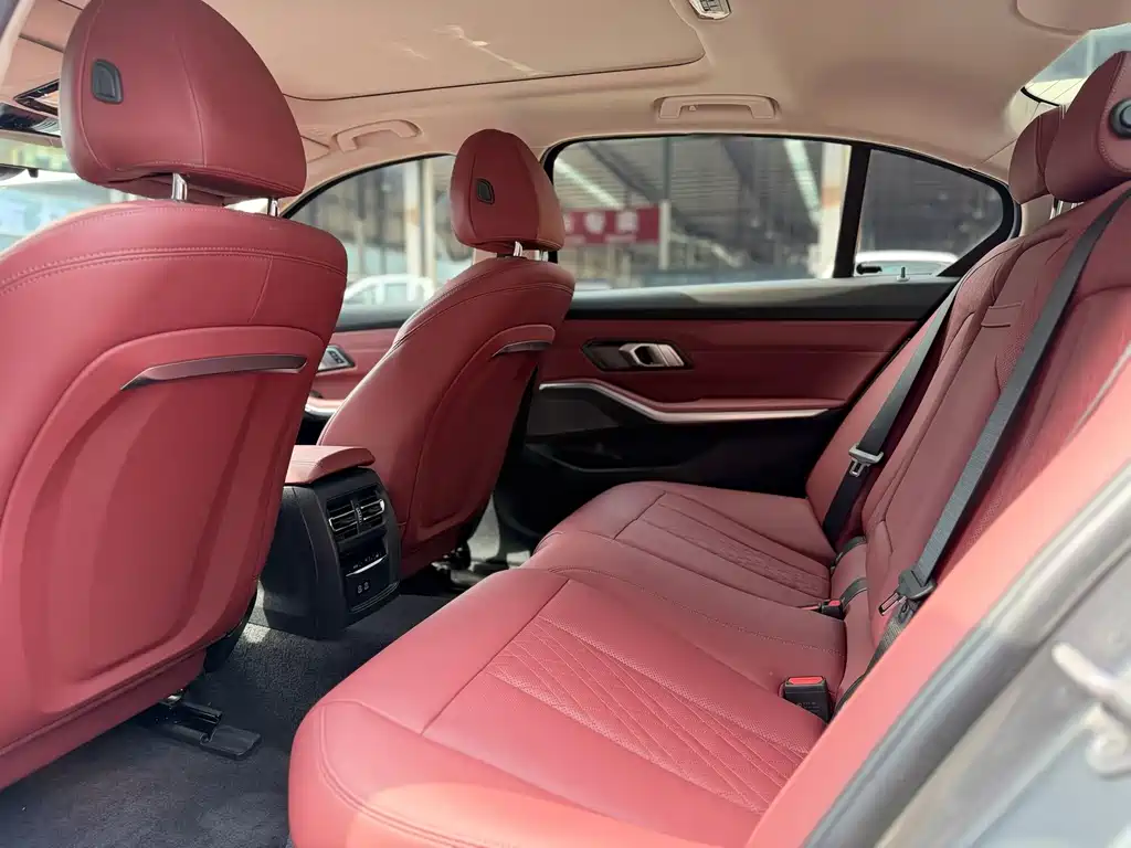 BMW i3 2024 model eDrive 35 L
