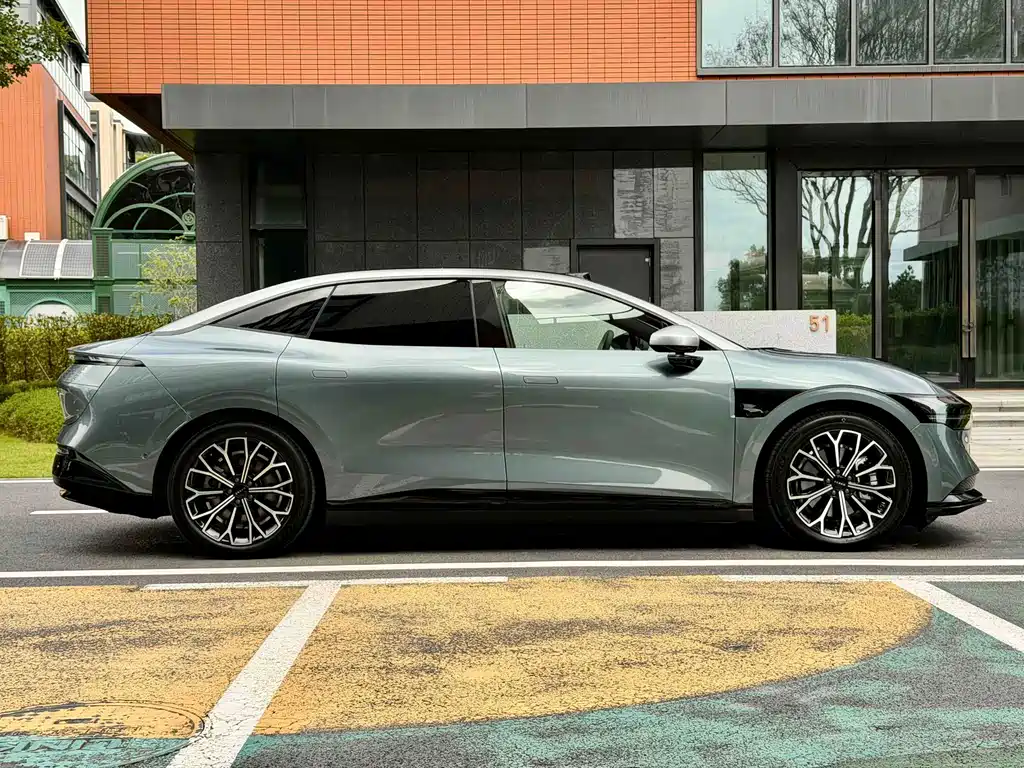 Jizhe 007 2025 Edition Long Range Rear-Wheel Drive Intelligent Driving Version 100kWh